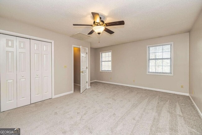 Building Photo - 14 Hiram Dr