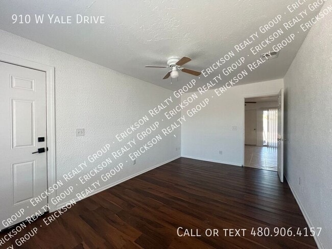 Building Photo - 910 W Yale Dr