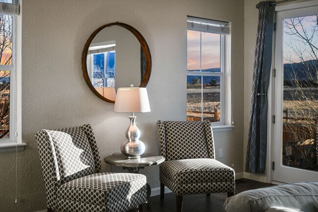 Building Photo - Modern Living. Unforgettable Views 5 bedroom / 5 bathrooms in the desirable Candelas community