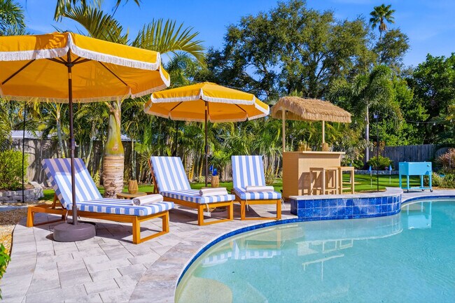 Building Photo - 10861 62nd Ave N