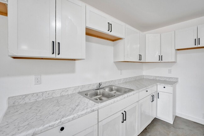 Building Photo - 3453 Daggett Rd