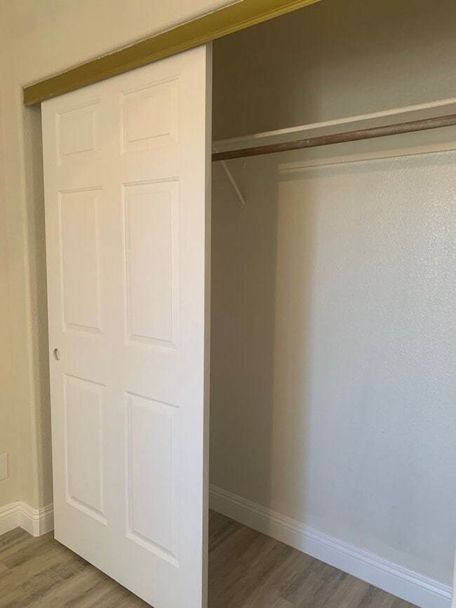 Building Photo - Single Story 3 Bedroom Home for Rent