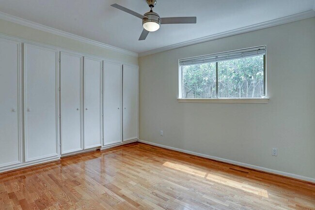 Building Photo - 13819 Starhill Ct