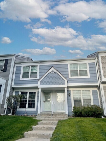 Building Photo - 10557 W Dartmouth Ave