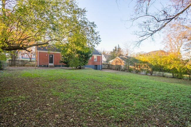 Building Photo - 1815 Tammany Dr