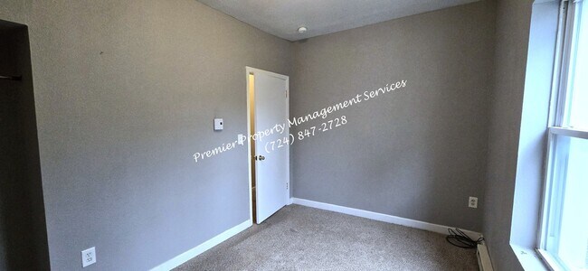 Building Photo - 465 E Washington St