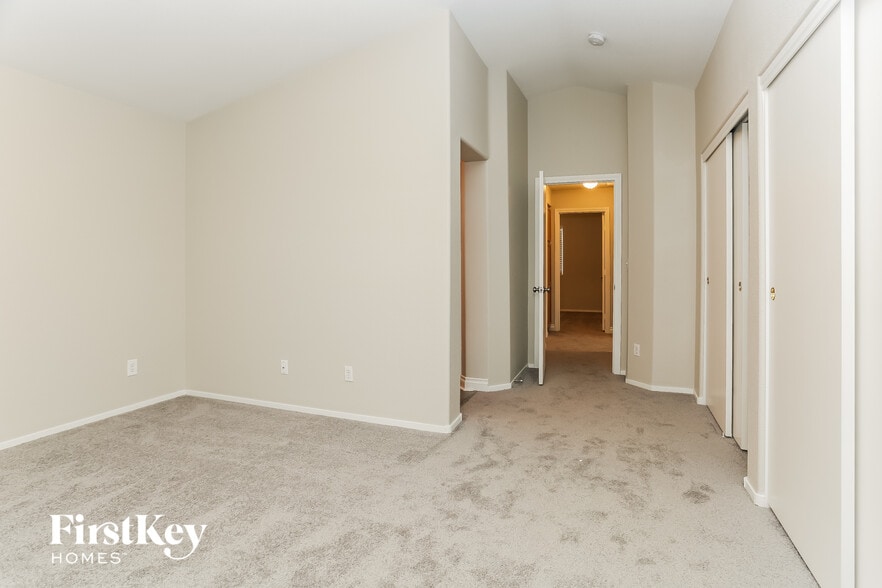 Building Photo - 5001 Prairie Springs Ct