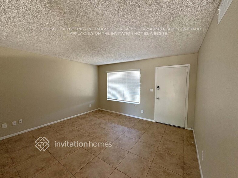 Building Photo - 8741 W Earll Dr