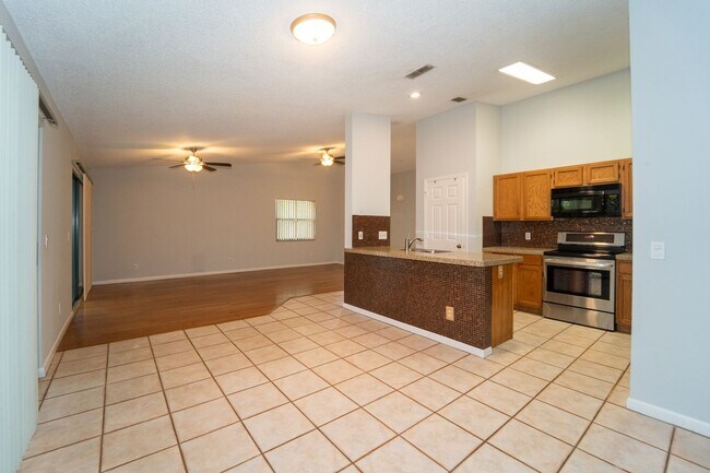 Building Photo - Comfortable Condo Living in St. Augustine Shores