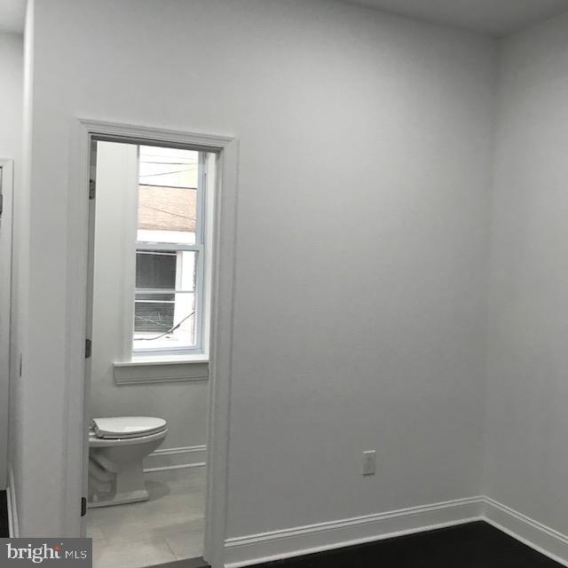 Building Photo - 423 S 15th St