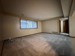 Building Photo - 3831 S 46th St