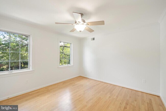 Building Photo - 1250 Pine Hill Rd