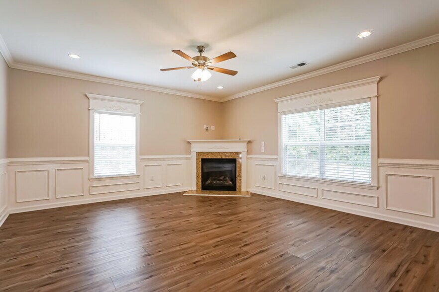Building Photo - 618 Twain Town Dr