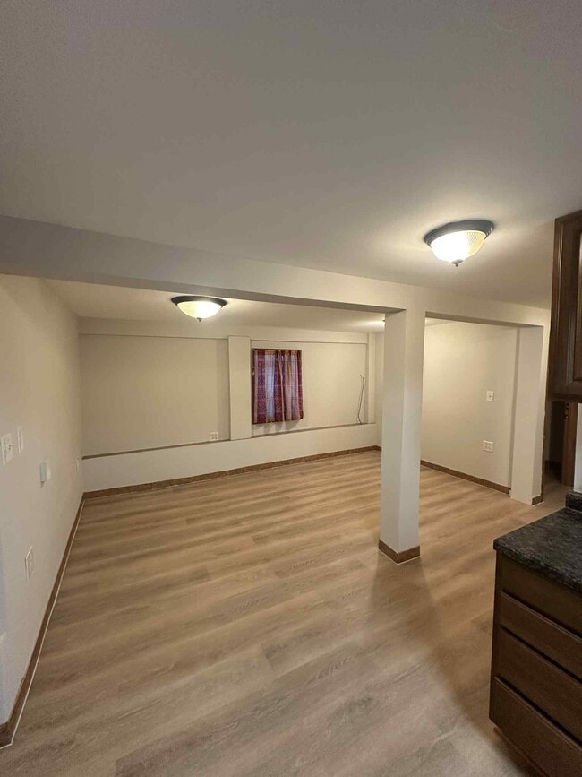Building Photo - 3709 W Diversey Ave