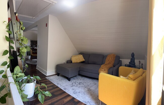 Building Photo - 1109 Townsend Ave