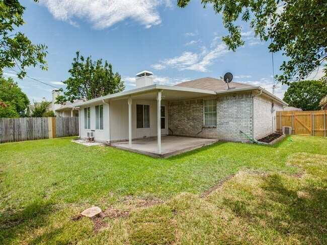 Building Photo - 6607 W Lynn Creek Dr