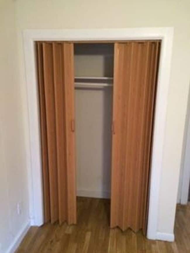 Building Photo - Spacious 4 bed 2 bath House in Church Hill