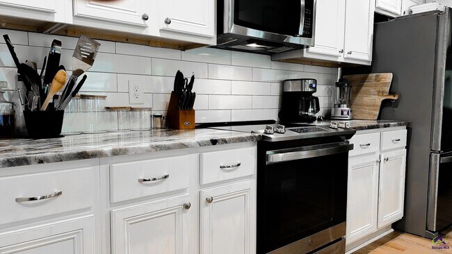 Building Photo - 181 Red Tail Cir