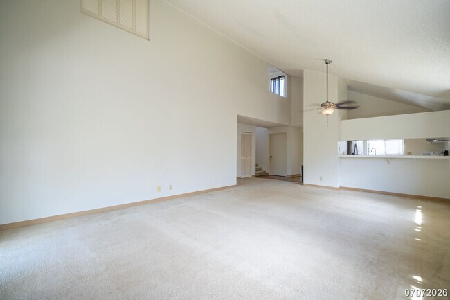 Building Photo - Spacious 3 Bed 2Bath SFM Pets Negotiable- WEST LOCH ESTATES - $3950/month