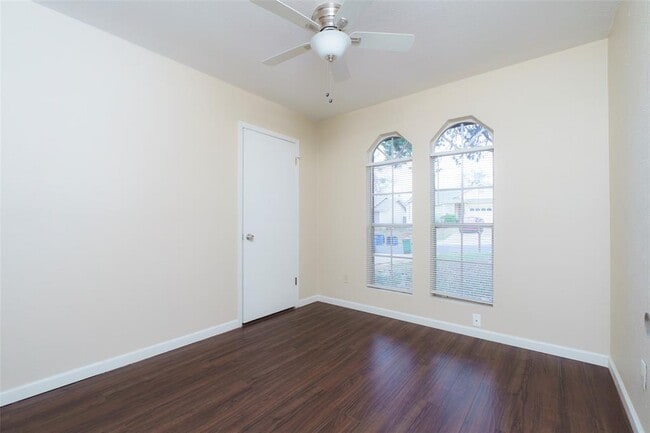 Building Photo - 5603 Porsche Ln