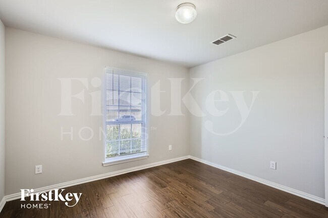 Building Photo - 278 Meadowcrest Dr