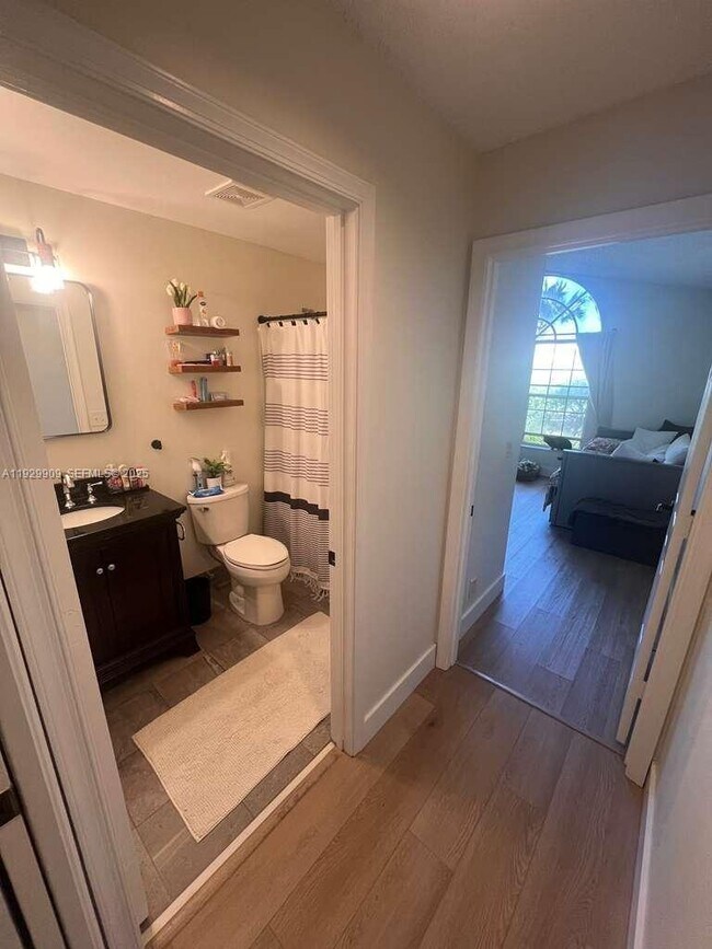 Building Photo - 2177 SW Olympic Club Terrace