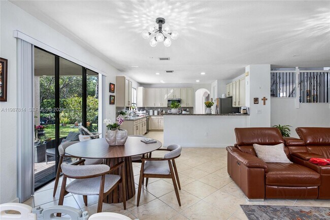 Building Photo - 7726 SW 193rd Ln