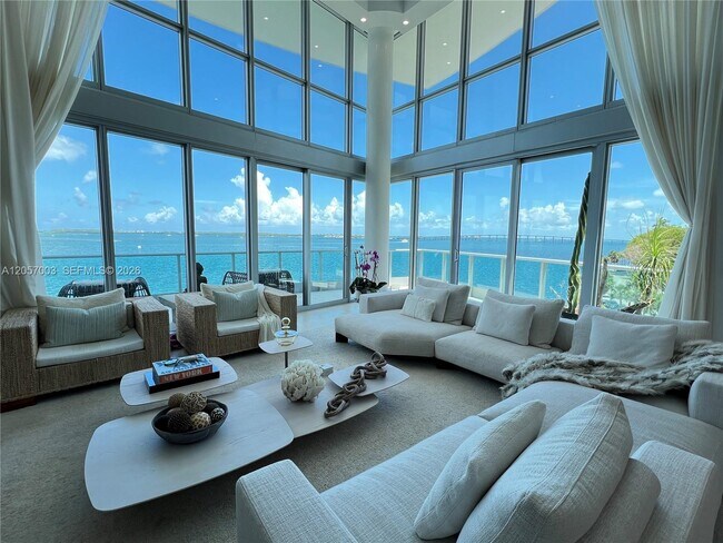 Building Photo - 1331 Brickell Bay Dr