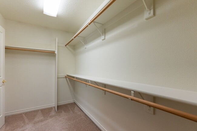Building Photo - 16130 SW Loon Dr