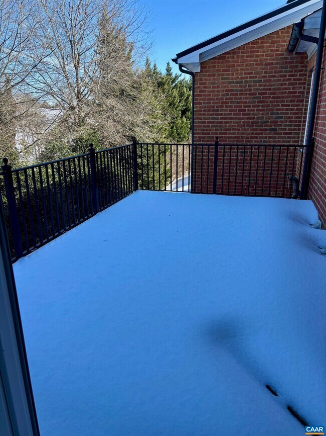 Building Photo - 643 Eight Woods Ln