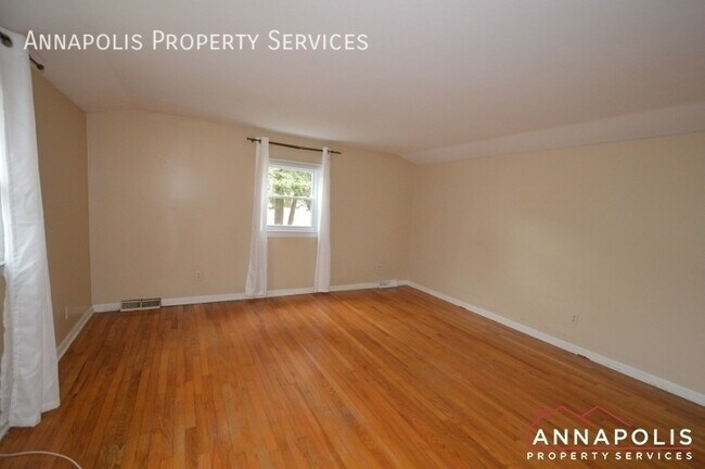 Building Photo - 1066 broadview drive