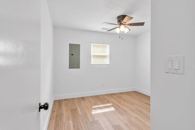 Building Photo - 374 Union Chapel Church Rd