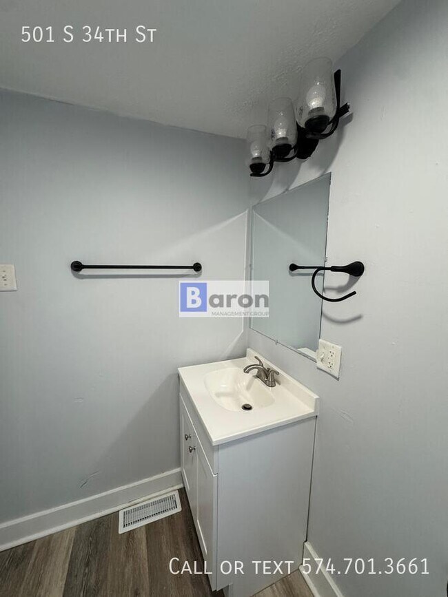 Building Photo - 501 S 34th St