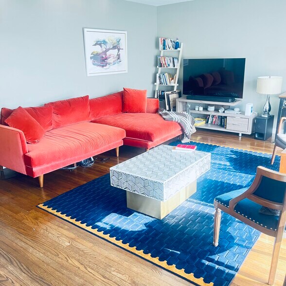 Living room - 4515 Chatham Pl
