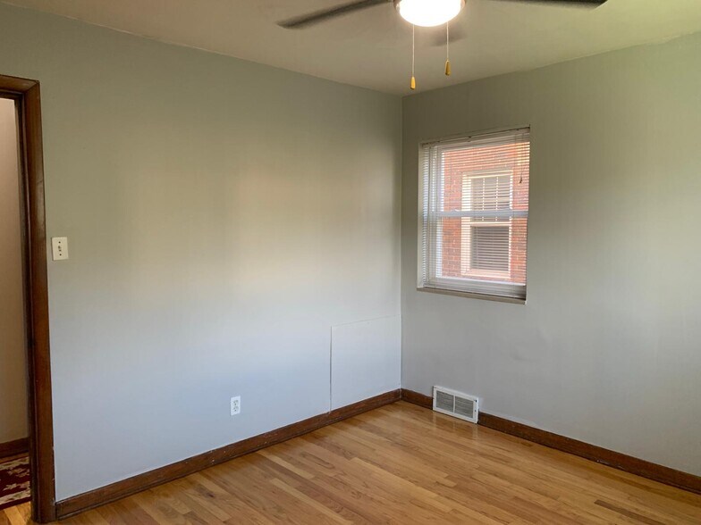 Building Photo - 7109 Dartmouth Ave