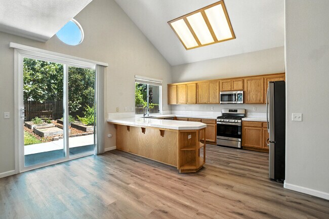 Building Photo - 9437 Red Spruce Way