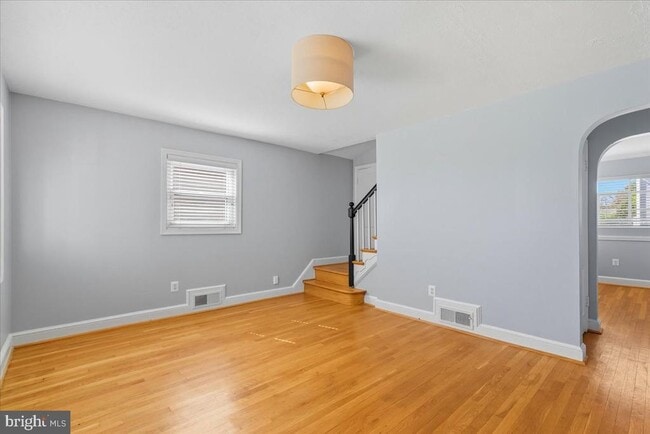 Building Photo - 3106 S Hayes St