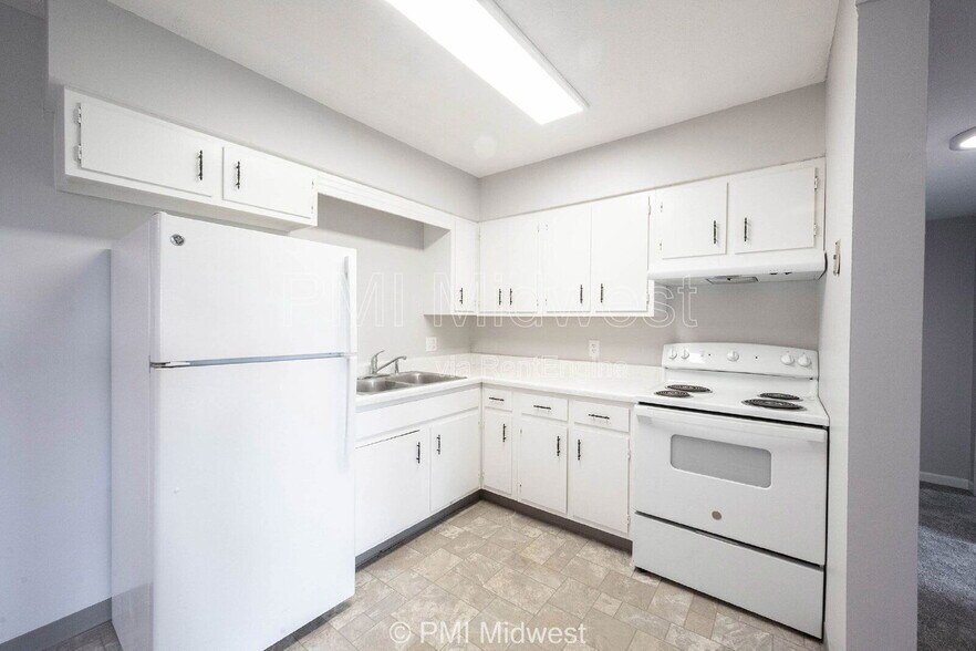 Building Photo - 326 Progress Rd