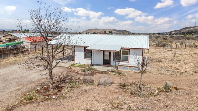 Building Photo - 410 Mountain View Rd