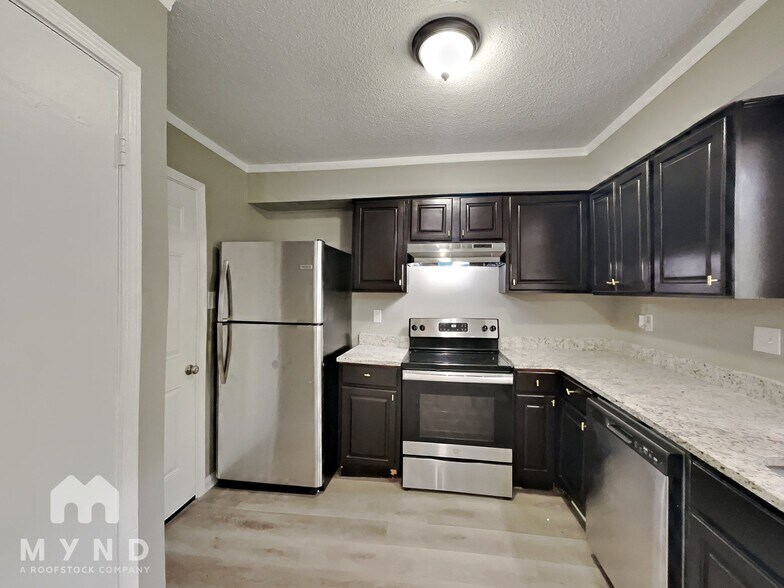 Building Photo - 4014 Hitchcock Dr