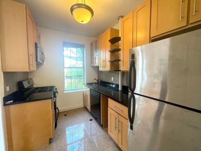 Building Photo - 2677 John F. Kennedy Blvd