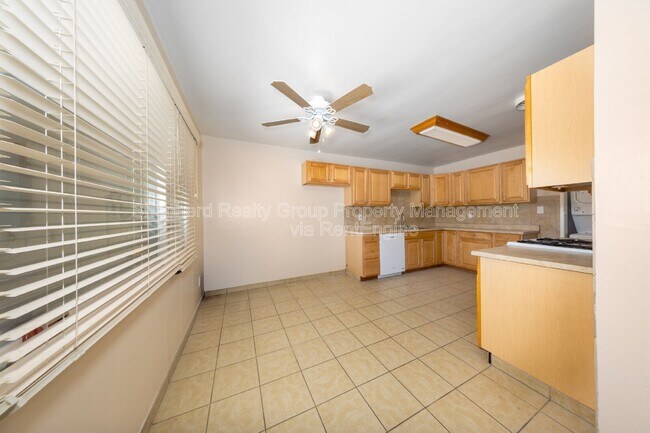 Building Photo - 6574 Valley Dr