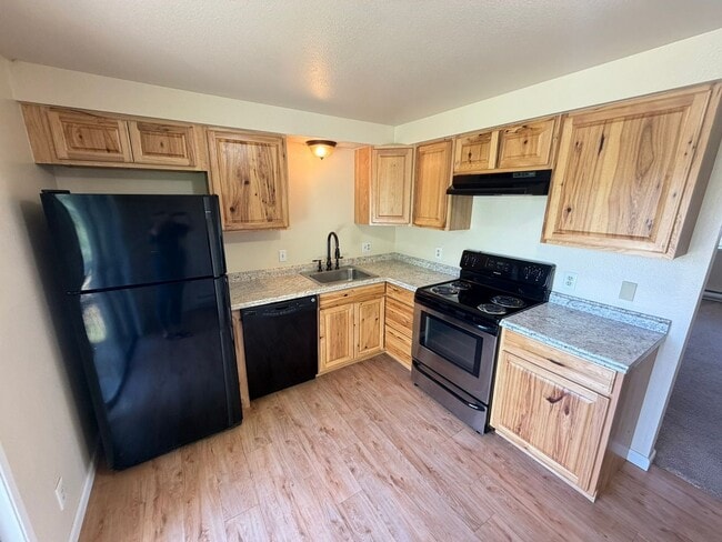 Building Photo - Recently Remodeled Two Bedroom Apartment With Canal Views and Private Balcony!