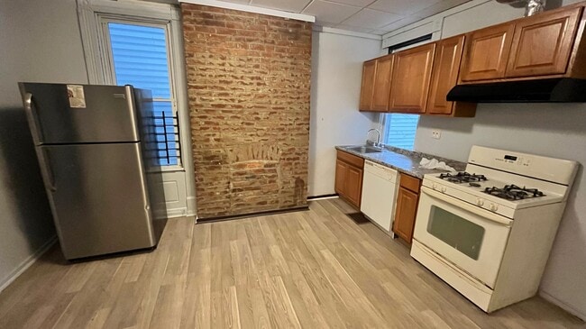 Building Photo - 212 Ophelia St