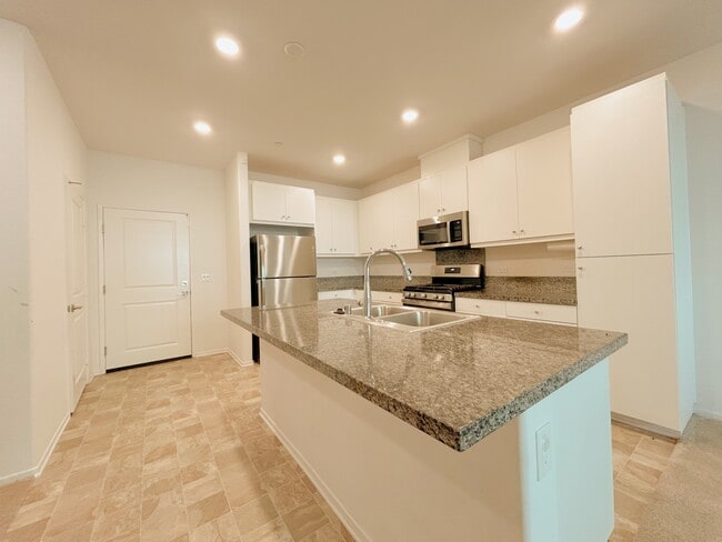 Building Photo - 5604 Altamura Way