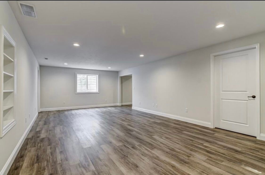 Building Photo - 1811 Spartan Dr