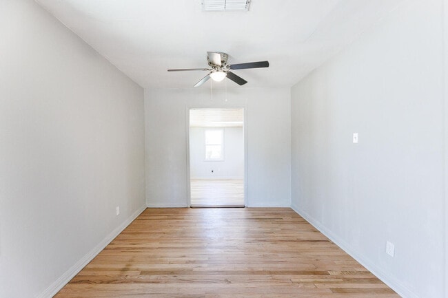 Building Photo - 3406 27th St