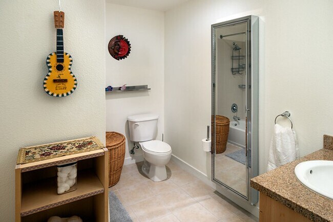 Building Photo - Plant 51 unit in the heart of downtown