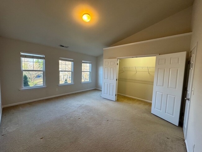 Building Photo - 2 Bedroom | 2.5 Bath Townhome in Greenbrie...