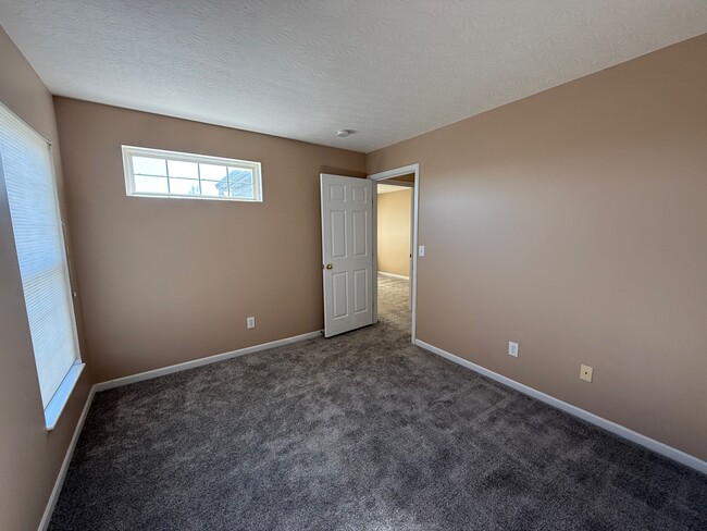 Bedroom 3 - 2nd floor - 6560 Brier Lake Rd